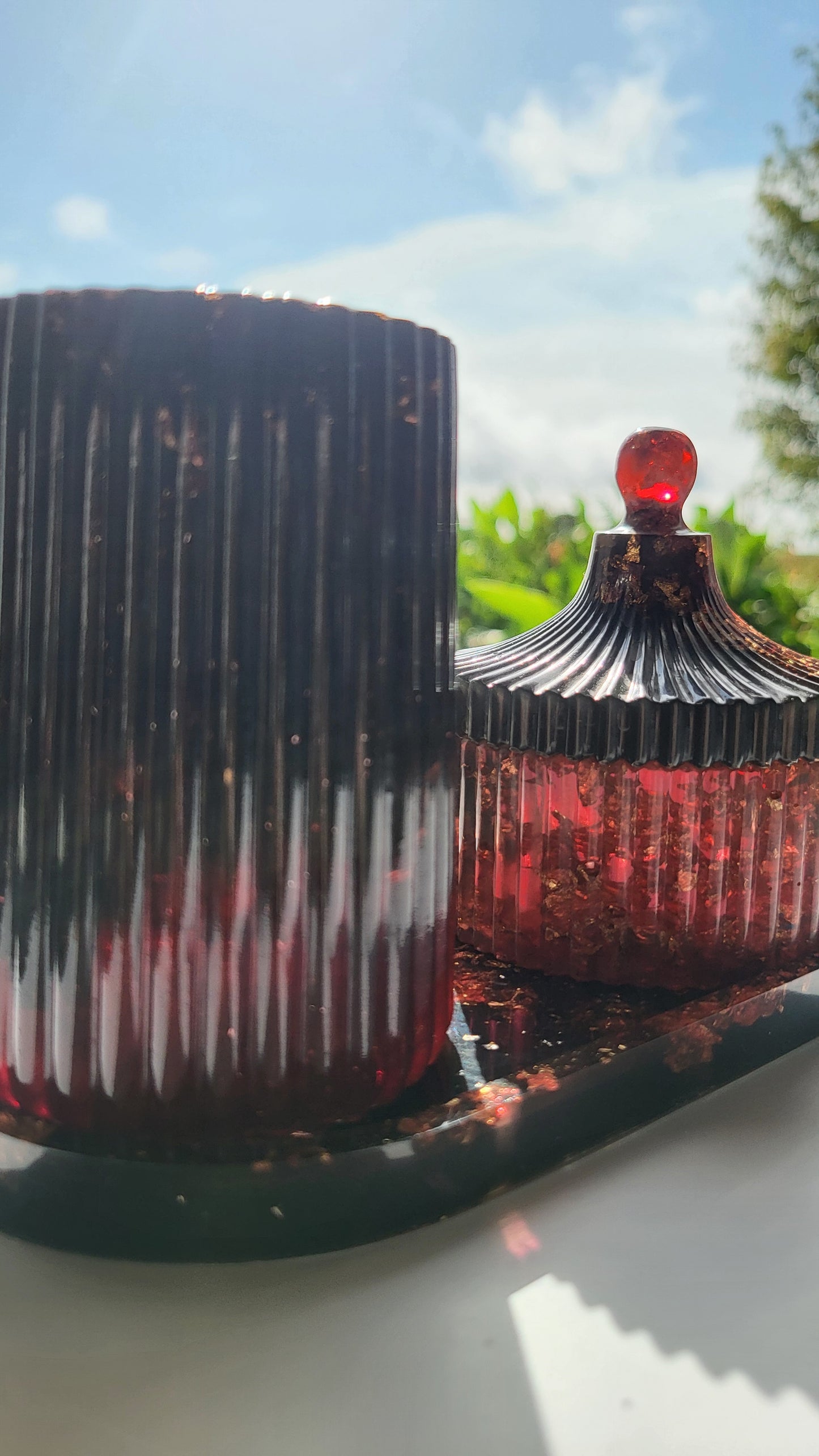 ✨ Set en résine époxy – Rouge, noir & éclats d’or ✨